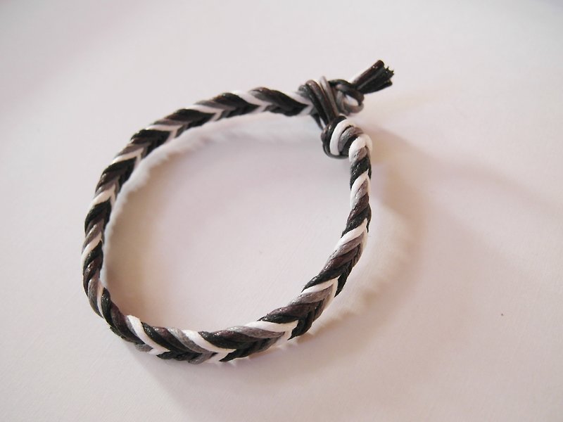 Go to ►►► progressive approach - rough version neutral style / hand-woven bracelet ◄◄◄ buy - สร้อยข้อมือ - วัสดุอื่นๆ สีเทา