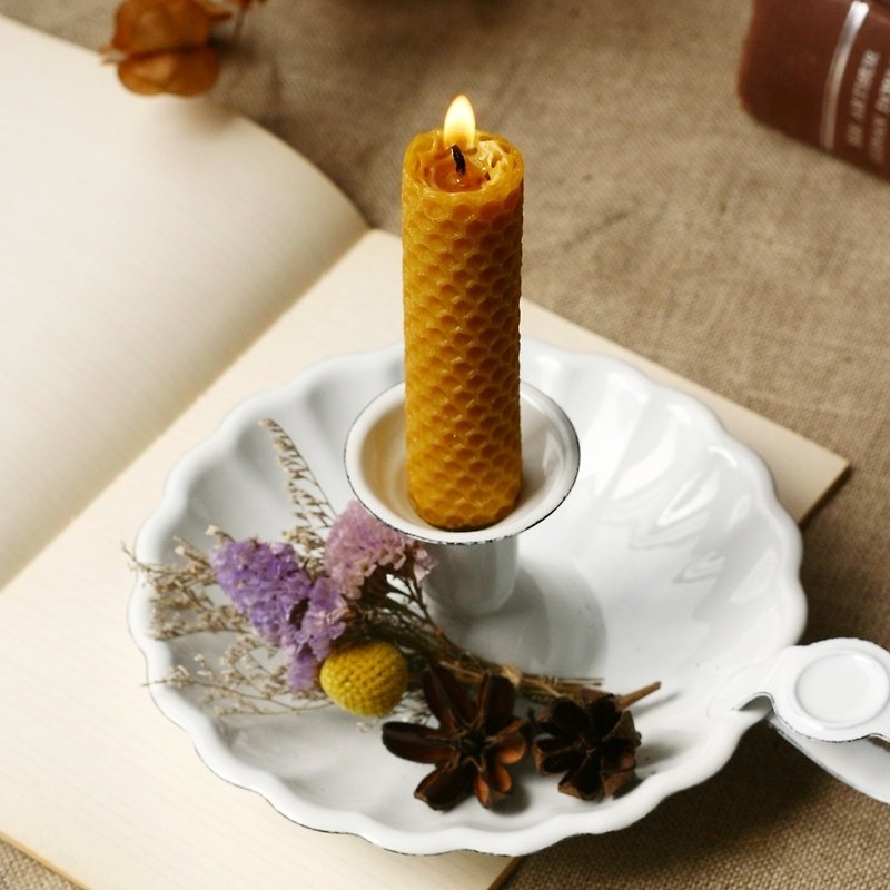 4th floor apartment [retro feel oil enamel candlestick +] limited edition beeswax candles. Christmas gifts. Exchanging gifts - Candles & Candle Holders - Plants & Flowers White