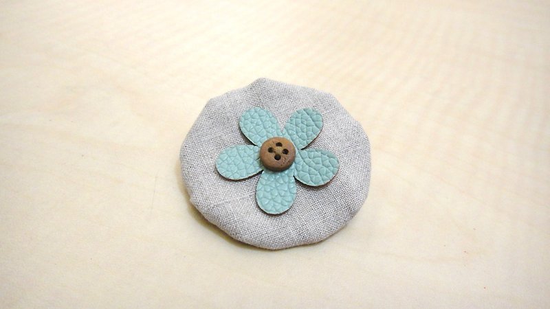 Blue flower brooch - Brooches - Other Materials Blue