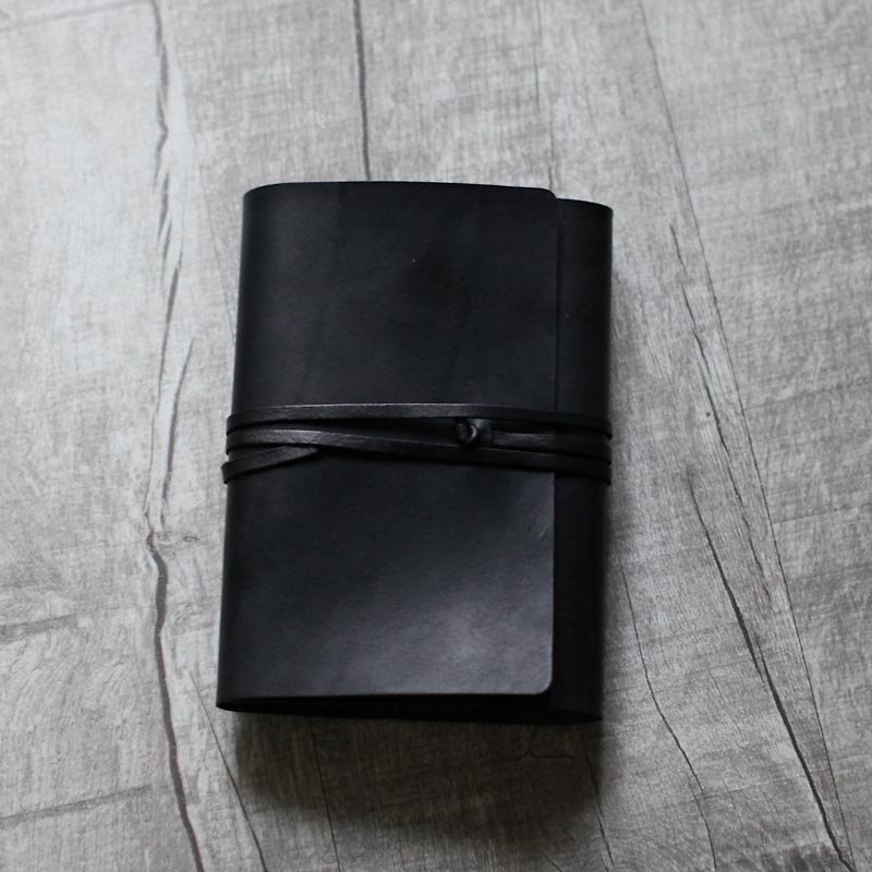 peiyuanwu 訂購用黑色植鞣牛皮護照套 - ที่เก็บพาสปอร์ต - หนังแท้ สีดำ
