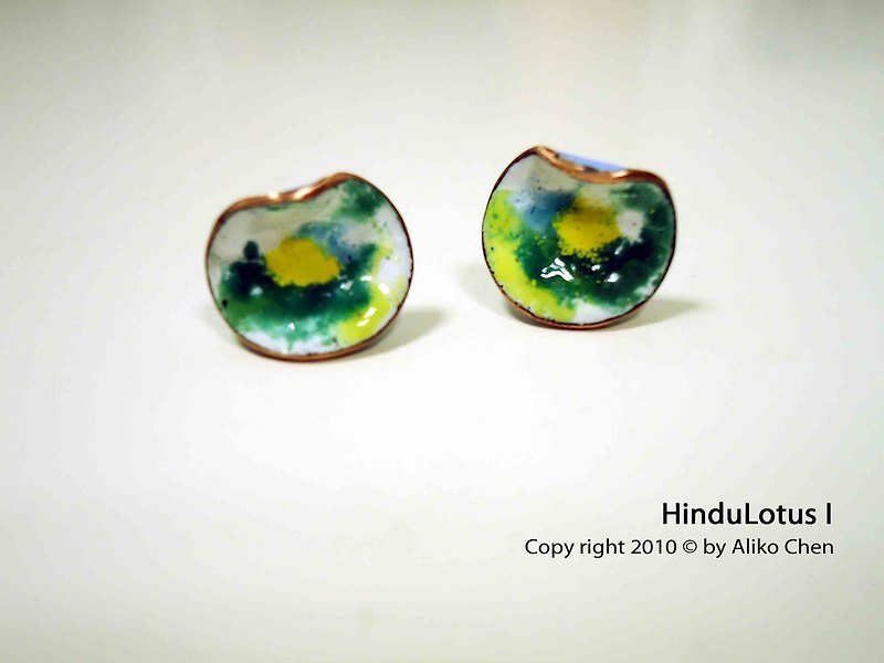 HinduLotus I 春之荷琺瑯耳環(綠) 可改夾式 - Earrings & Clip-ons - Other Metals White