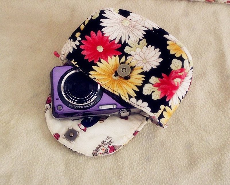 Compact camera bag - flower series - Camera Bags & Camera Cases - Cotton & Hemp Black