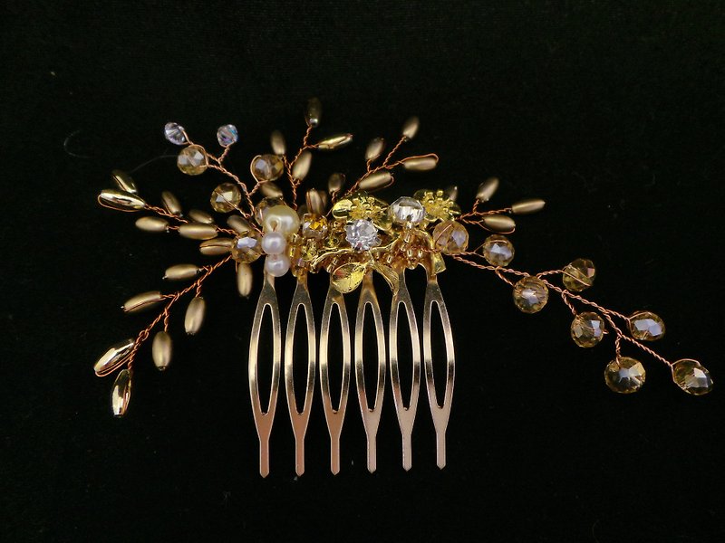 Put on a happy golden ornaments rice-based series. - Self bride comb wedding hand-made bridal headdress - เครื่องประดับผม - วัสดุอื่นๆ สีทอง