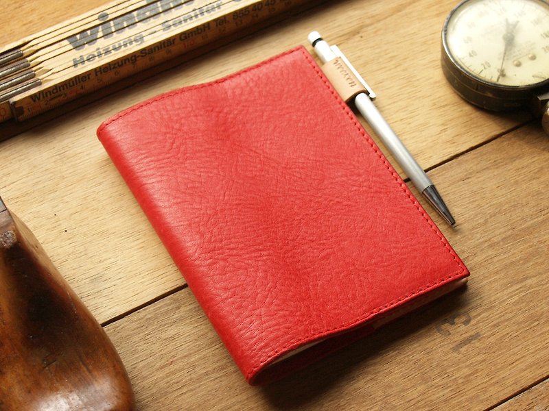 Leather Book Sleeve A6 ( Custom Name ) - Coral Red - สมุดบันทึก/สมุดปฏิทิน - หนังแท้ สีแดง