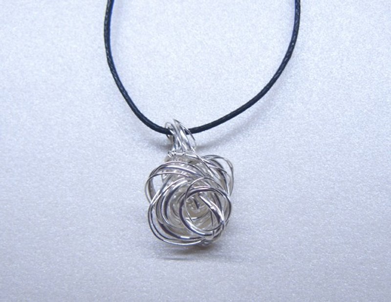 Metal-Handmade Spiral Flowers Necklace – Silver - Necklaces - Other Metals Gray