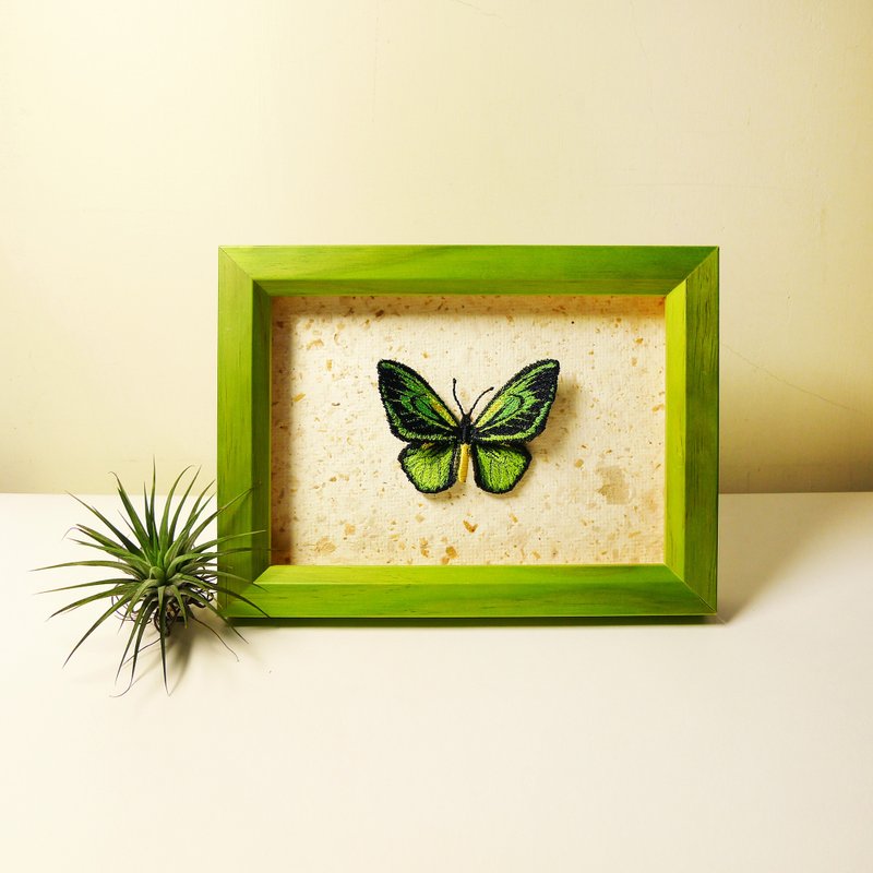 ［織林］刺繡蝴蝶。小相框 / 大型蝴蝶 - 擺飾/家飾品 - 繡線 多色