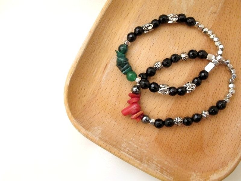 Romantic edge Love flower gravel black agate ore bracelet (red) - Bracelets - Stone Red