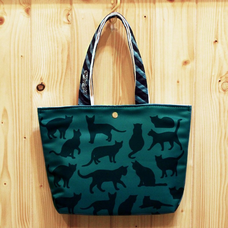 【巧手貓x城市貓】外出手提包 便當袋 遛狗溜貓袋 低調黑灰 剪影貓 - 手提包/手提袋 - 其他材質 綠色