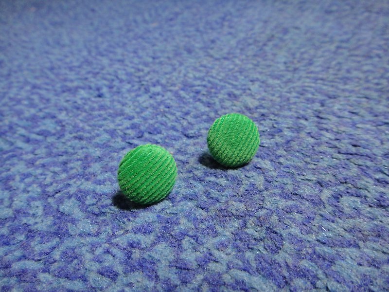 Green light green cloth button earrings C22BT / UZ53 - Earrings & Clip-ons - Cotton & Hemp Green