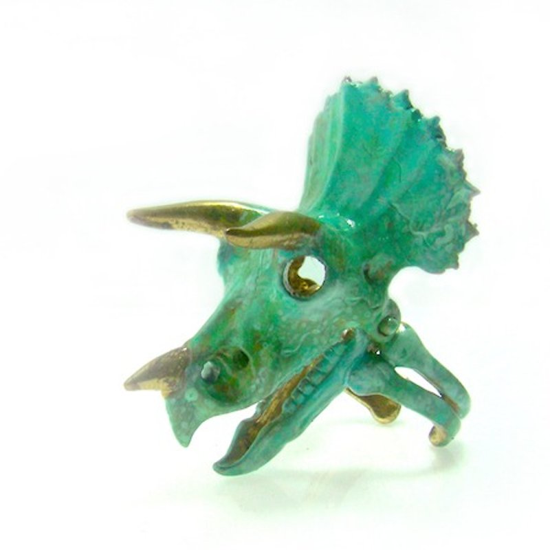 Triceratops skull Ring in brass with green patina  color ,Rocker jewelry ,Skull jewelry,Biker jewelry - แหวนทั่วไป - โลหะ 