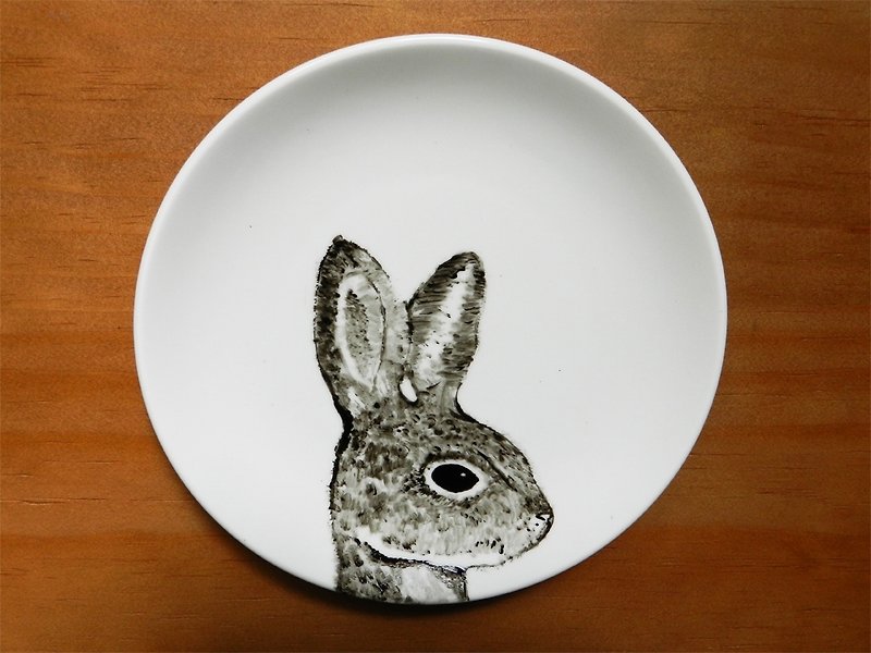 Forest Partner Series Pop Rabbit Rex Rabbit Porcelain Plate 18cm Dessert Plate - จานและถาด - วัสดุอื่นๆ สีดำ