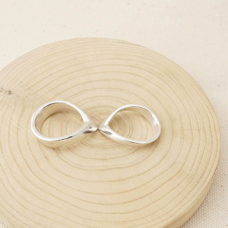 1+1 Infinity Love Sterling Silver Couple Rings. - แหวนคู่ - เงินแท้ สีเงิน