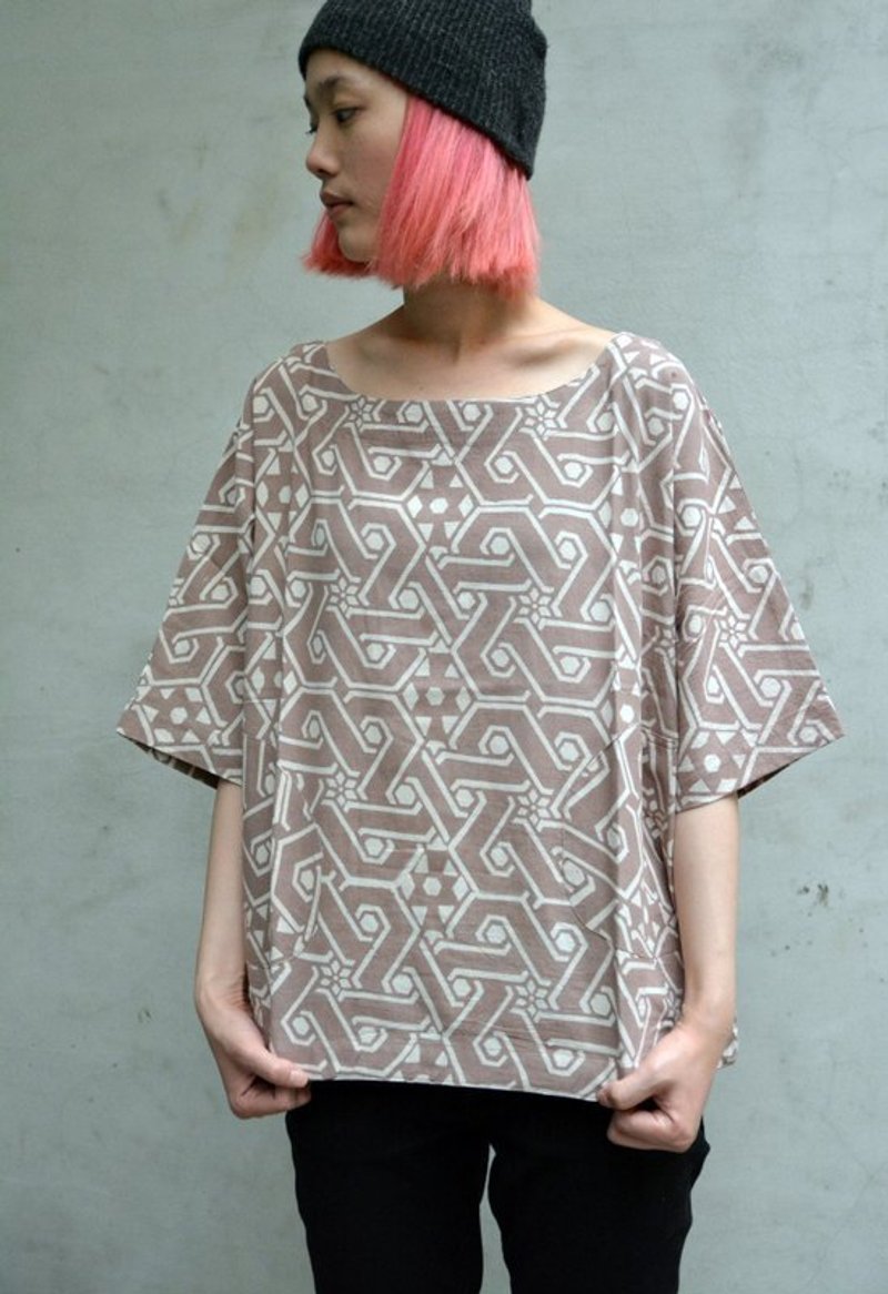 scarecrow木刻印上衣＿花蕊 - Women's T-Shirts - Cotton & Hemp Gray