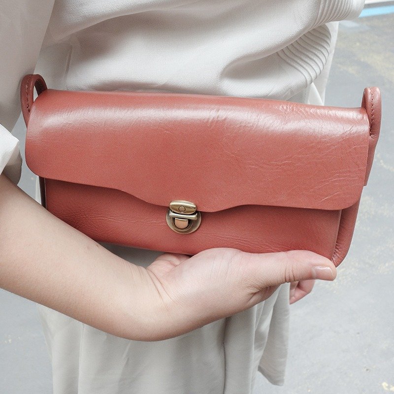 * Valentine * handmade leather chain bag - peach color - กระเป๋าคลัทช์ - หนังแท้ สึชมพู