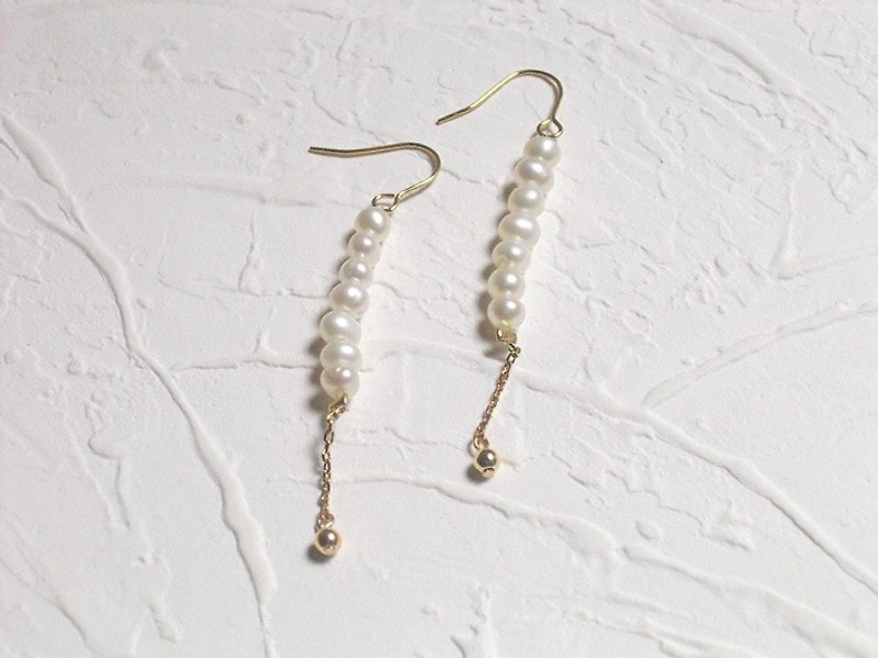 Pearl Gemstone Hook Shake Earrings - ต่างหู - วัสดุอื่นๆ ขาว