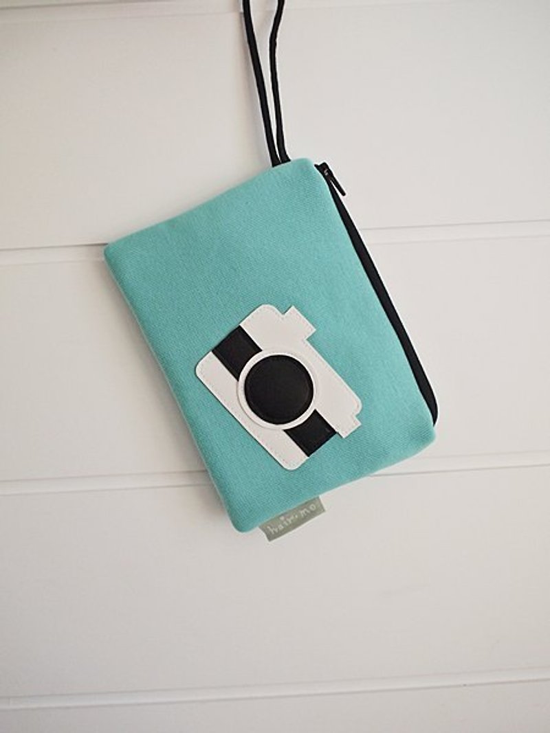 hairmo. White camera clutch / slim camera bag - Green (Mobile available) - กระเป๋าใส่เหรียญ - วัสดุอื่นๆ สีเขียว