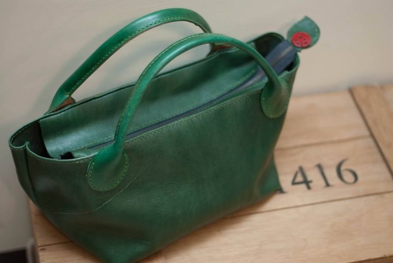 067 leather cowhide dark green Japanese ladybug bag - Handbags & Totes - Genuine Leather Green