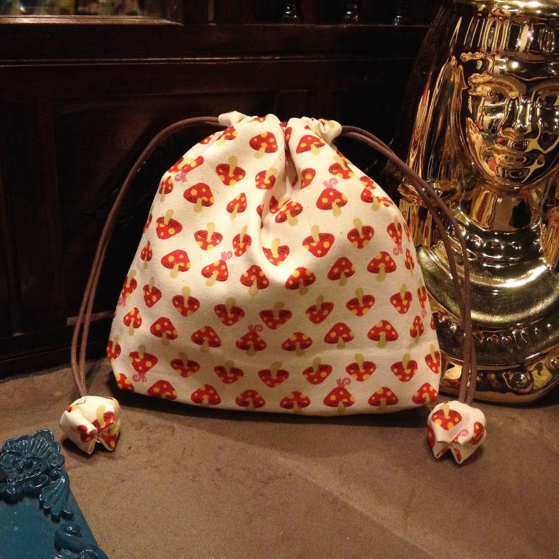 小松鼠 香菇 禮物袋 束口袋 - 化妝包/收納袋 - 其他材質 紅色