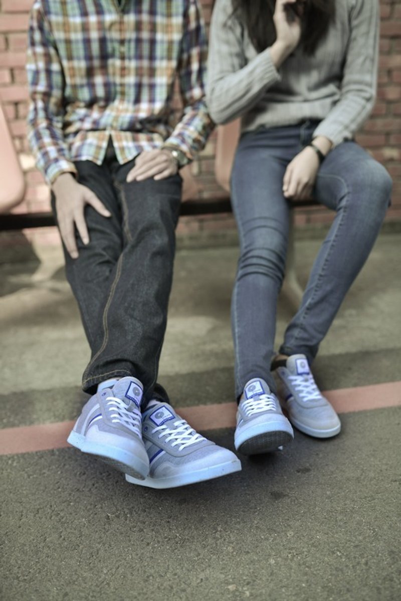 【限量款】FYE法國環保鞋 麻花/深藍 男生款 台灣寶特瓶環保休閒鞋(再回收概念,耐穿,不會分解)  ---青春‧活力。 - รองเท้าลำลองผู้ชาย - วัสดุอื่นๆ สีเทา