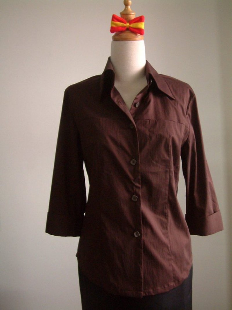 Coffee Sleeve Shirt - เสื้อเชิ้ตผู้หญิง - วัสดุอื่นๆ สีนำ้ตาล