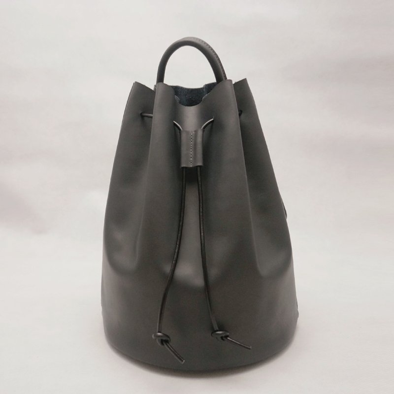 Bert伯特．側背束口桶包．灰黑色 / 皮革 / RRENAE Leatherware - 側背包/斜背包 - 真皮 黑色