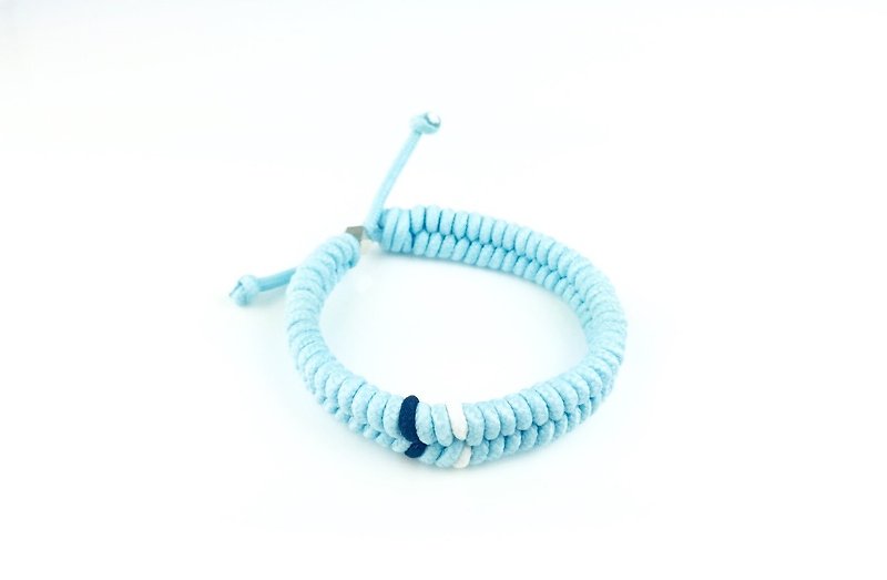 「淺藍底兩色條紋編織手環」 - 手鍊/手鐲 - 棉．麻 藍色