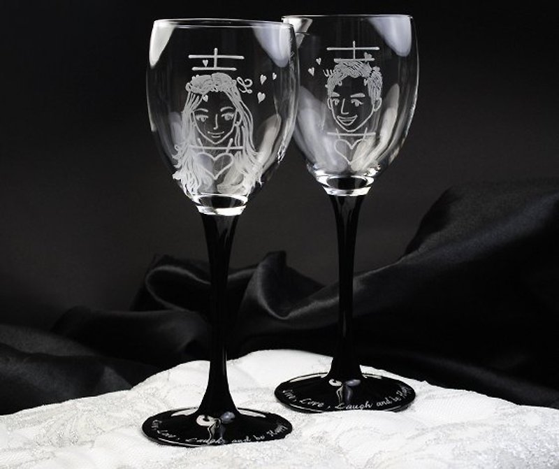 (一對價)190cc【MSA GLASS ENGRAVING】Q版娃娃雙喜對組~法國黑天鵝高腳紅酒杯 情人節 生日 結婚禮物 - 似顔絵 - ガラス ブラック