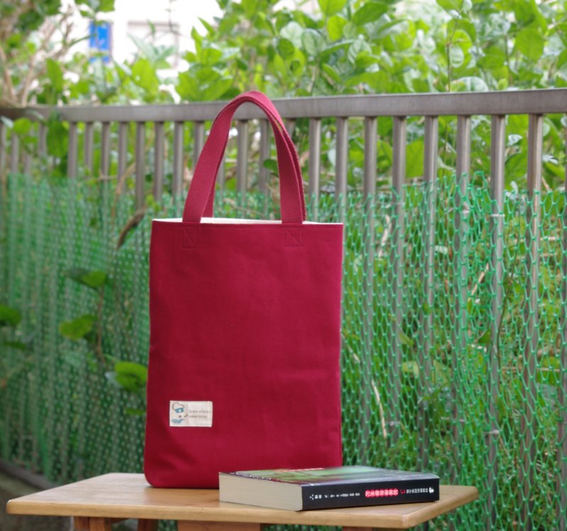 The tote bag runs around the medium long version dark red - กระเป๋าถือ - ผ้าฝ้าย/ผ้าลินิน สีแดง