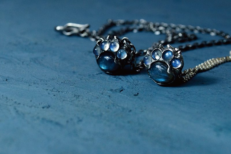 ▽ -Cats Palm Necklace-▽化骨貓掌肉球//情人節對鍊 - 項鍊 - 其他金屬 藍色