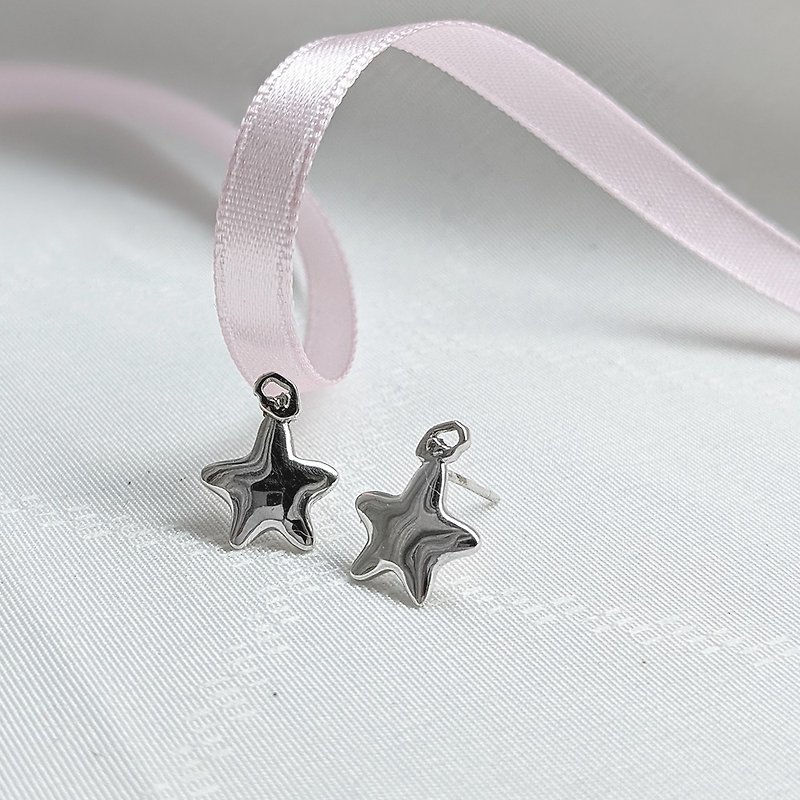 METEOR SHOWER -Little Star Earrings - Minimalist Jewelry - ต่างหู - โลหะ สีเงิน