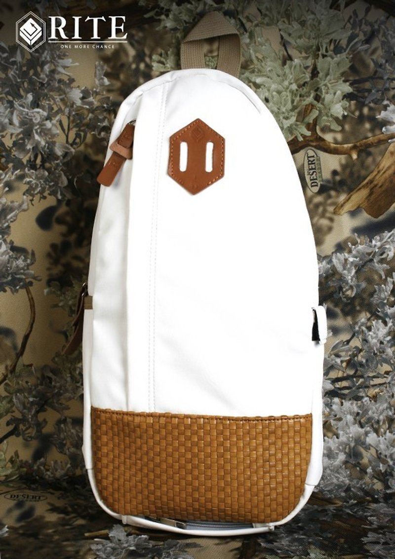 單肩小小豬包 -（皮革白） - Messenger Bags & Sling Bags - Waterproof Material White