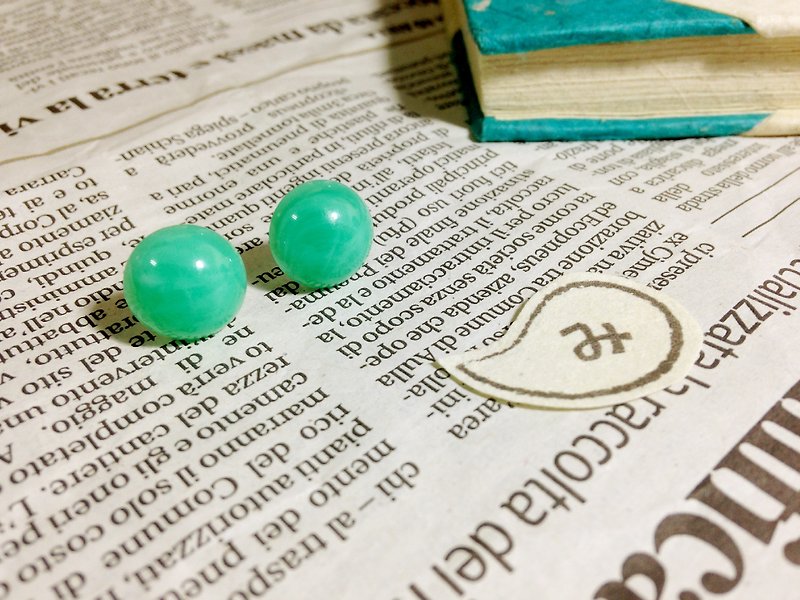 【Earrings】Sister Xiaohu’s Secret*Can be changed to clip style - Earrings & Clip-ons - Plastic Green