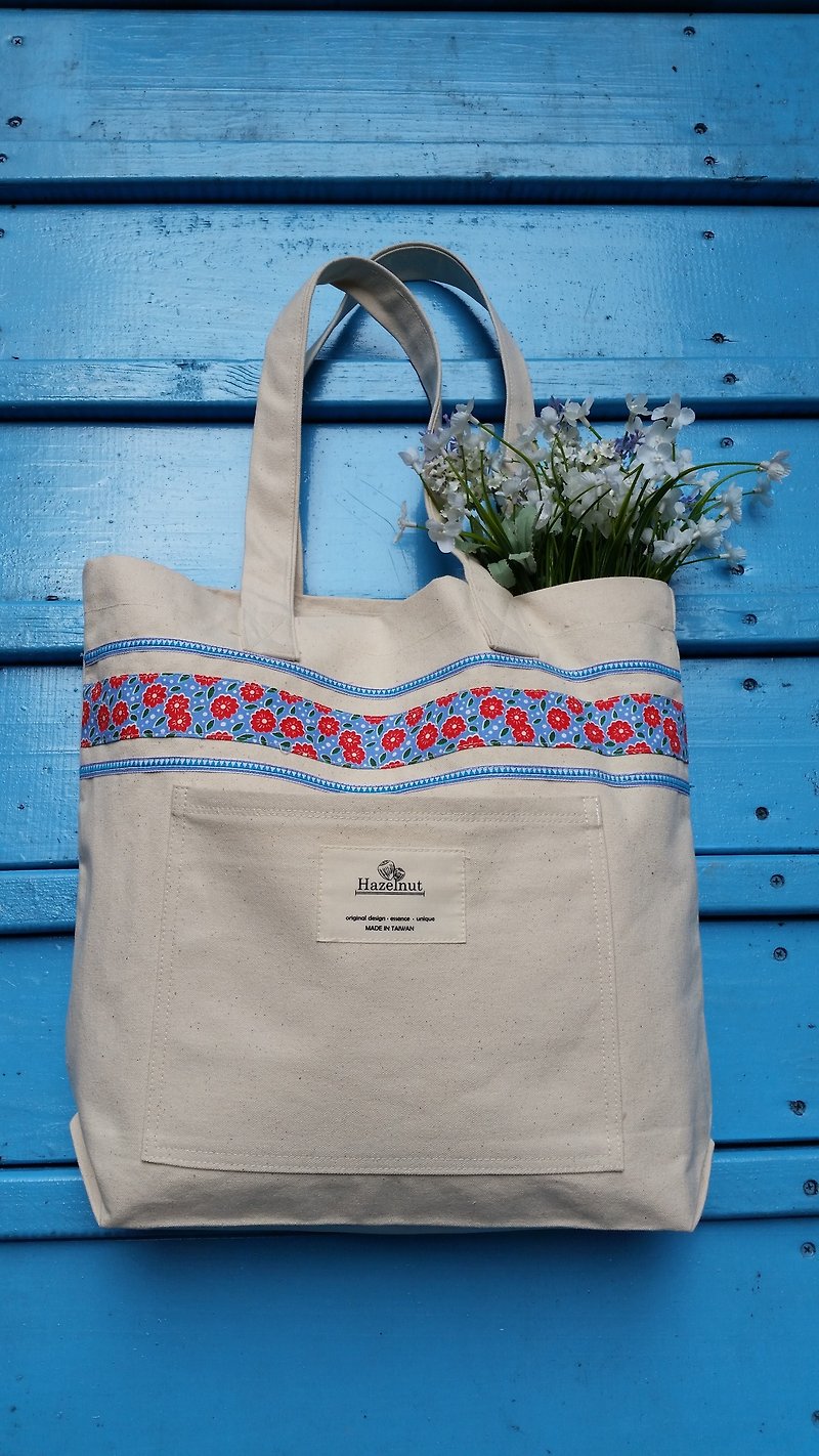 Scandinavian style sky blue safflower pattern bag / handbag / shoulder bag / cotton canvas / handmade - Messenger Bags & Sling Bags - Other Materials White