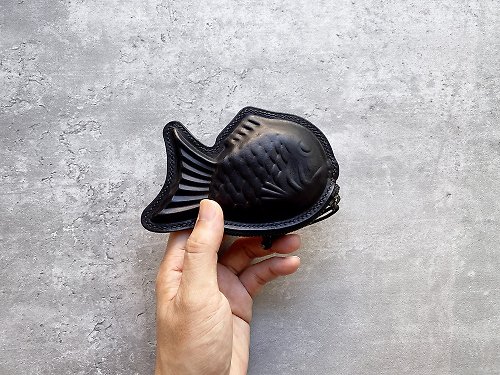 makotohon 手工縫製黑色手染鯛魚燒皮革零錢包