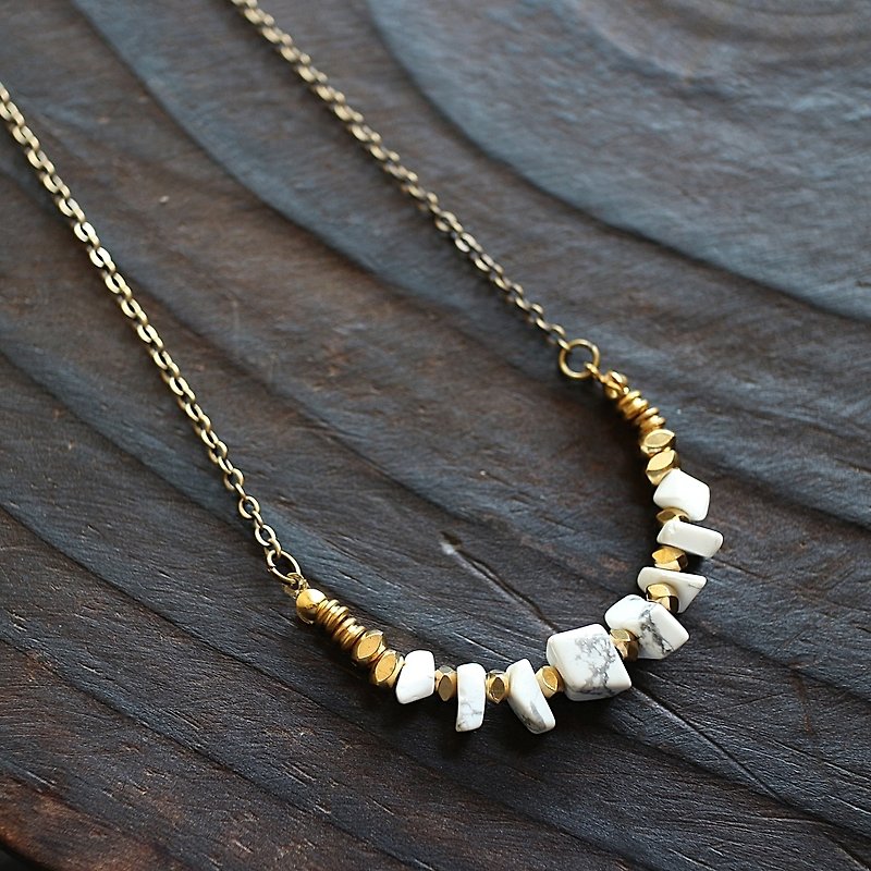 Muse natural wind series NO.108 white white Treadstone gravel brass necklace - Necklaces - Other Materials White