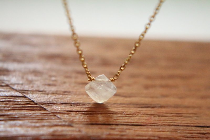 Moonstone  necklace 0744 change direction - Necklaces - Gemstone White