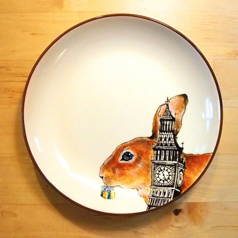 Wall-mounted Decorative Plates / Dessert Plates - London Rabbits Are Crazy - ภาพวาดบุคคล - เครื่องลายคราม 