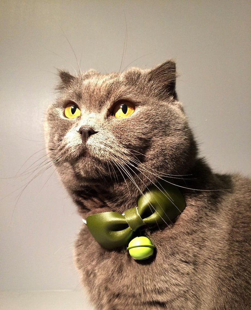 Zemoneni Leather pet collar Bow tie in Oliver green color - Collars & Leashes - Genuine Leather Green