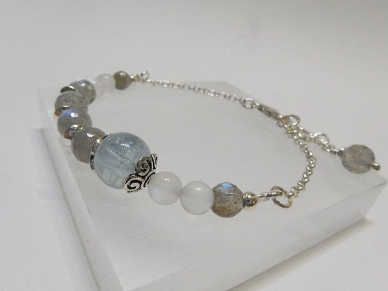 Mysterious aristocrat - natural labradorite + aquamarine + blue moonstone sterling silver bracelet. Hong Kong original design - Bracelets - Gemstone Gray
