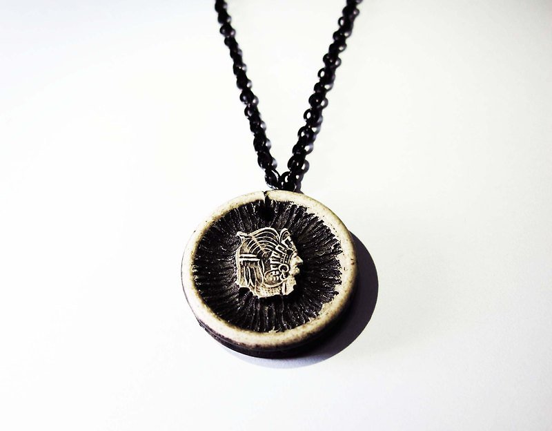 【Wahr】木刻項鍊 - Necklaces - Other Materials Black