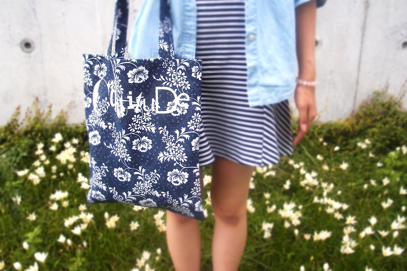 【Cattitude】原創設計　綿麻　麻布　印花　文字　手提袋 Type Tote bag 共４款 - 手提包/手提袋 - 棉．麻 藍色