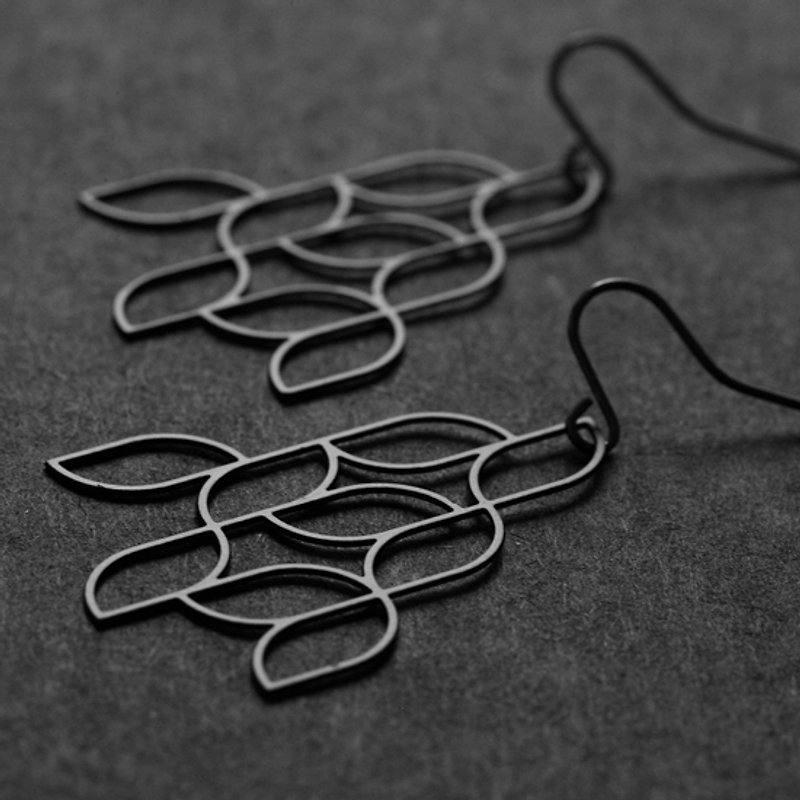 Black abundant earrings Black Lushly Earrings - Earrings & Clip-ons - Other Metals 
