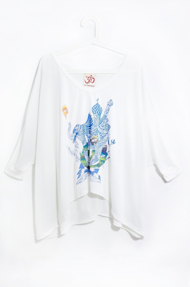 Feel a sense of elegant irregular travel T- Indian elephant (white) - Women's Tops - Cotton & Hemp White