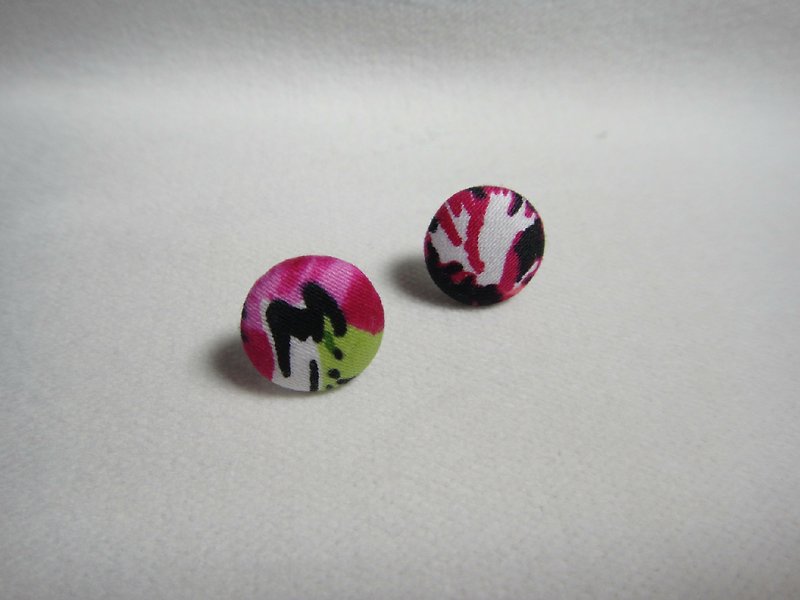(C) _ flora cloth button earrings random shipments [] C22BT / UY33 - ต่างหู - ผ้าฝ้าย/ผ้าลินิน หลากหลายสี