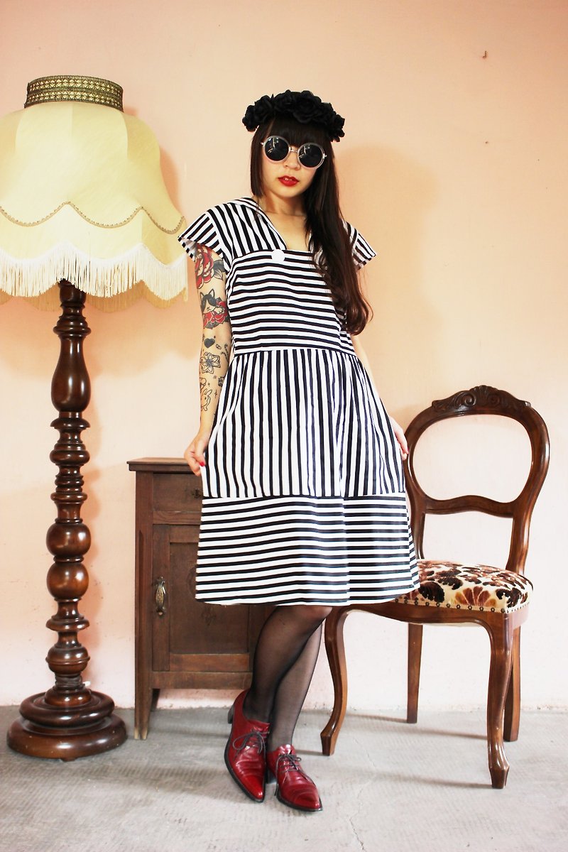 F995 (Vintage) black and white striped short-sleeved cotton dress vintage - One Piece Dresses - Other Materials Black