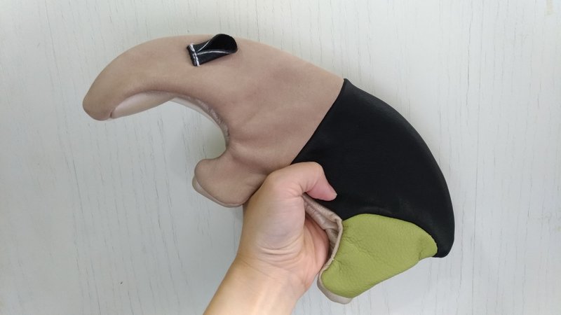 +zoom- 沙發牛皮製 馬來貘造型皮革筆袋(置物袋) - 彩色 - 手提包/手提袋 - 其他材質 多色