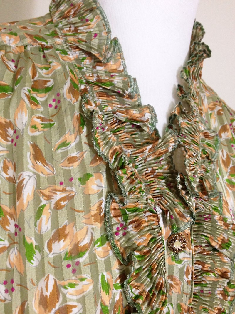 Ping-pong vintage [vintage shirt / light green spring flounced floral vintage shirt] back flowers retro shirt abroad - เสื้อเชิ้ตผู้หญิง - วัสดุอื่นๆ สีเขียว