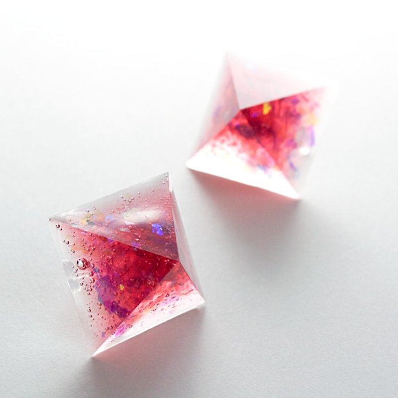 Pyramid-shaped earrings (strawberry soda) - ต่างหู - วัสดุอื่นๆ สีแดง