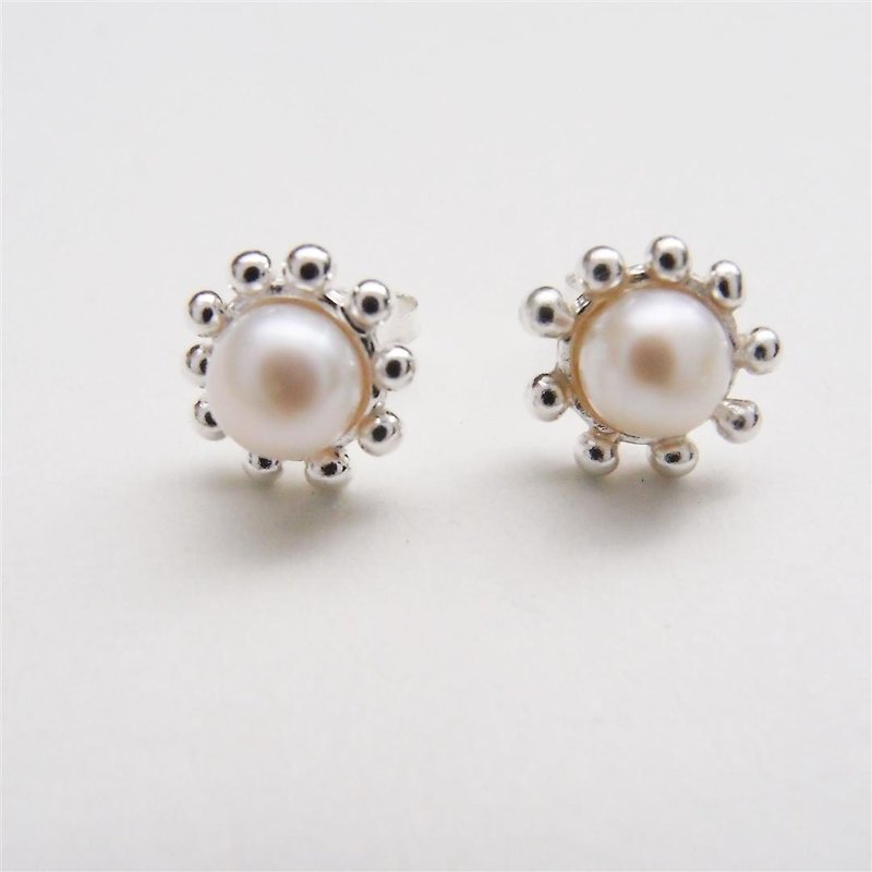 甜美珍珠純銀耳環 - 耳環/耳夾 - 其他金屬 