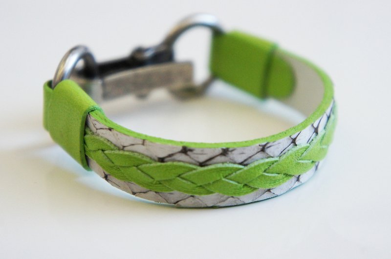 Bright grass green cowhide woven white python leather sole industrial wind clip type metal buckle PdB New York hand-made leather goods - Bracelets - Genuine Leather Green